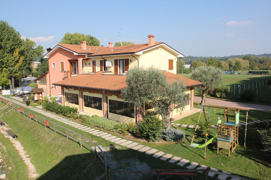 Laghetto Ai Portici Bed & Breakfast Pastrengo Bagian luar foto