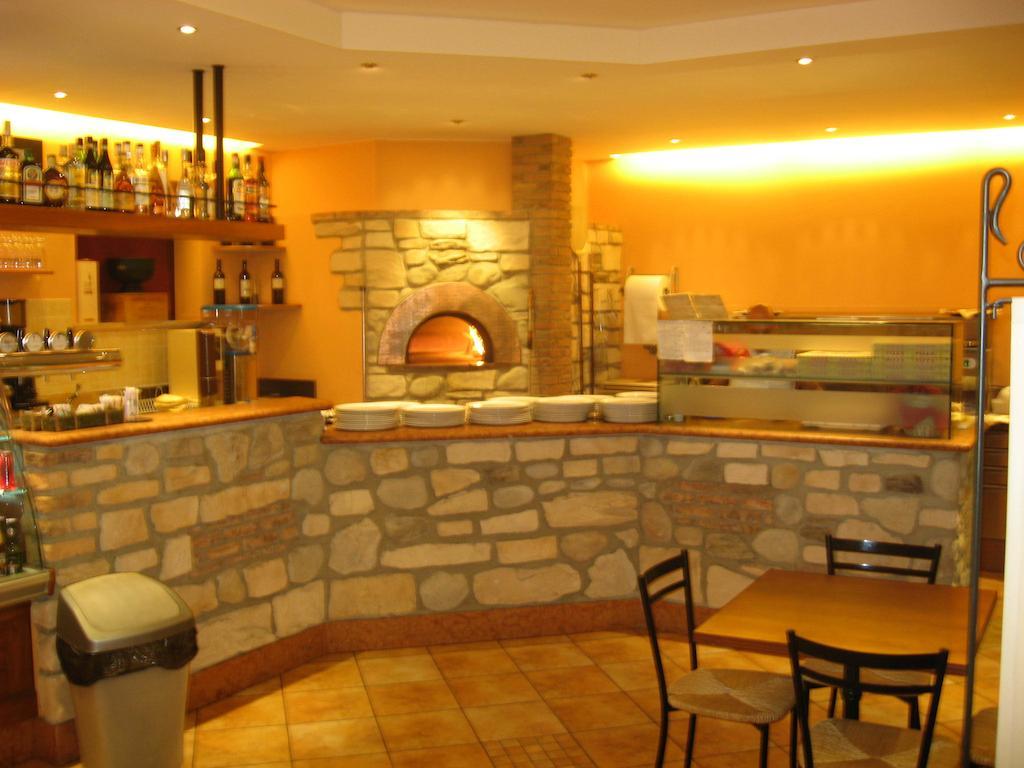 Laghetto Ai Portici Bed & Breakfast Pastrengo Bagian luar foto